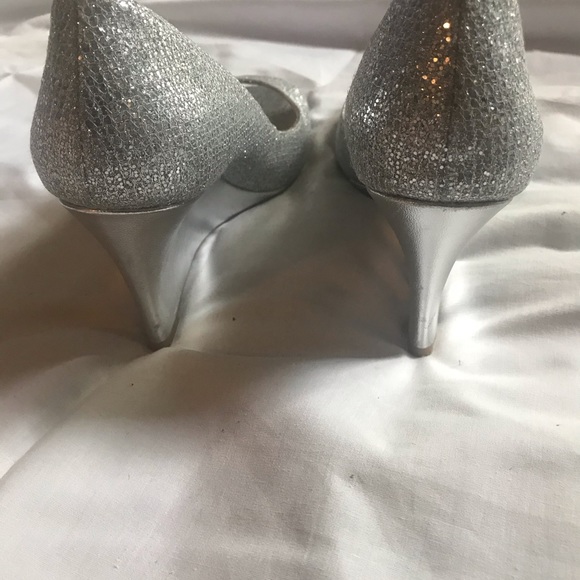 BADGLEY MISCHKA “AWAKE” - Picture 13 of 16